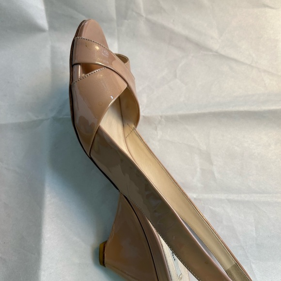 GORGEOUS PRADA NUDE PATENT LEATHER PEEP TOE WEDGE SLING BACK SIZE 38 1/2 - Picture 2 of 12